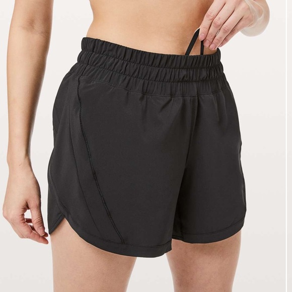 lululemon athletica Pants - Lululemon Track That Short - Size 6